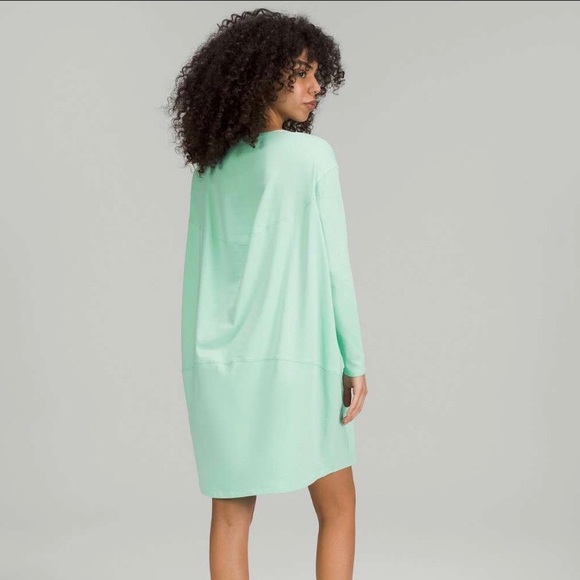 lululemon athletica Dresses & Skirts - LULULEMON Back In Action Long Sleeve Dress Wild Mint Size Medium